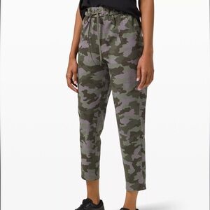 Lululemon Keep Moving Pant 7/8 High-Rise Heritage 365 Camo Dusky Lavender